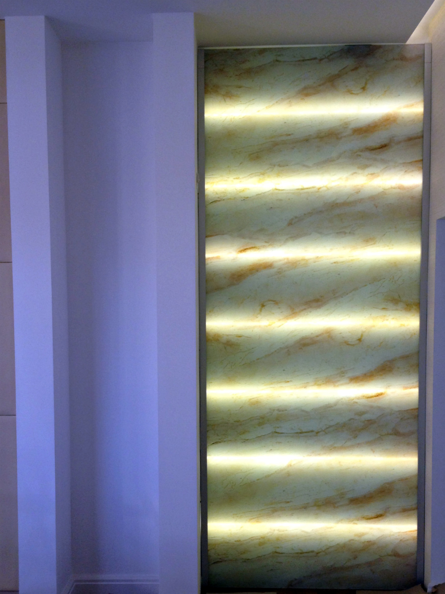 Стеновая панель с подсветкой. Печать на стекле